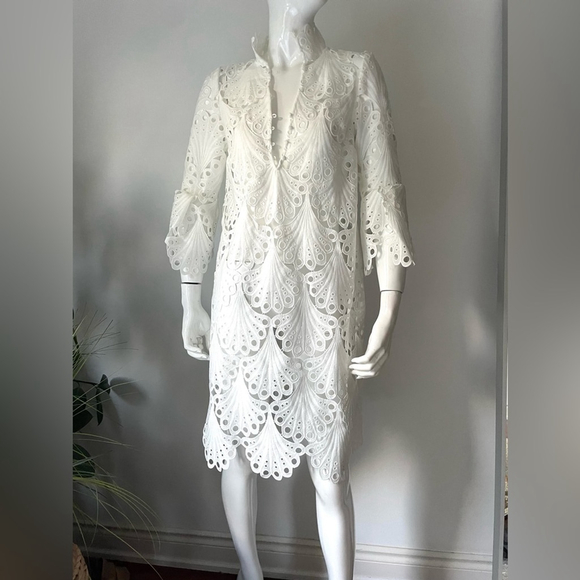 guipure lace dress with a large pattern White Eyelet - Picture 5 of 11